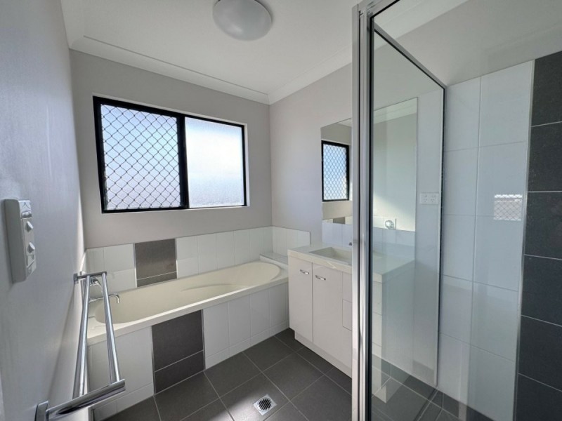 17 Yardley Court, Bowen QLD 4805