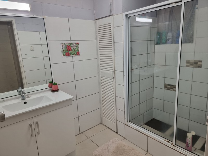 2A Hay Street, Bowen QLD 4805