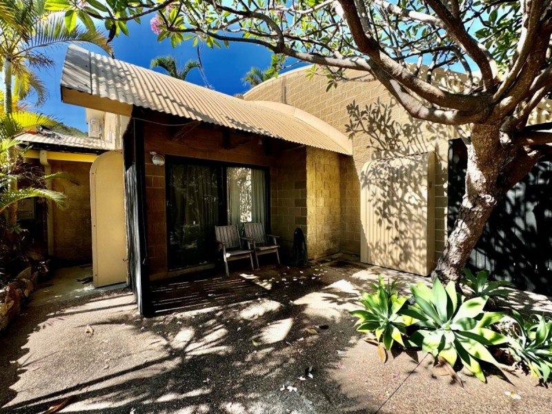4/8 Pandanus Street, Bowen QLD 4805