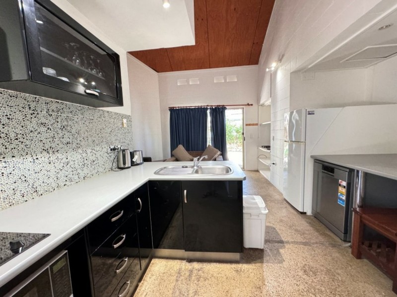 4/8 Pandanus Street, Bowen QLD 4805