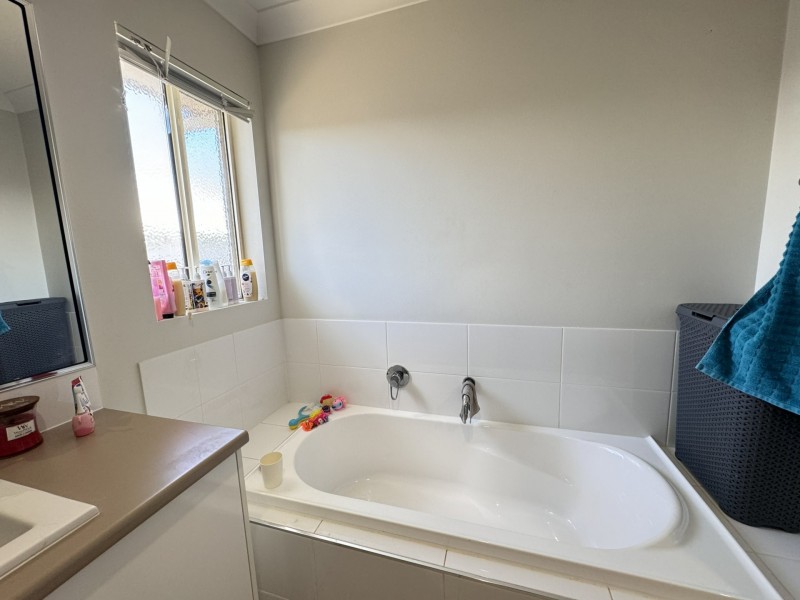 14 Hamilton Street, Bowen QLD 4805