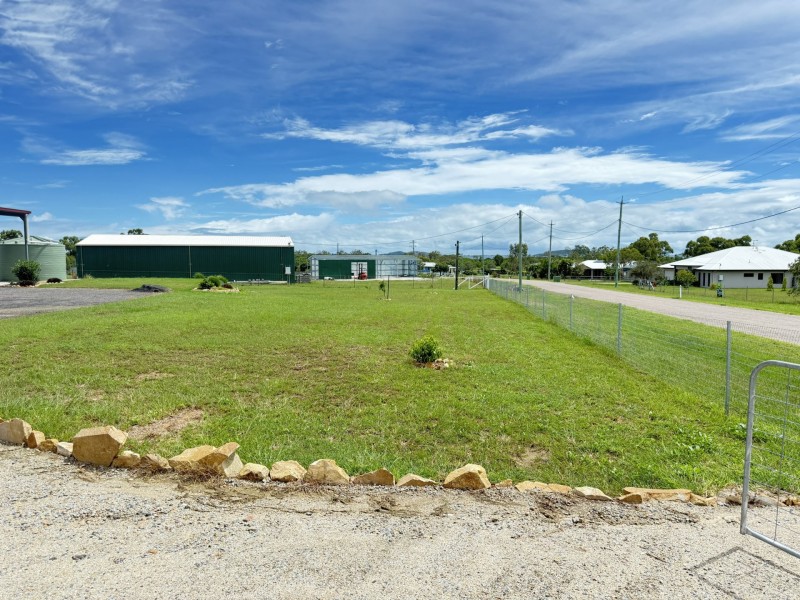 21 Lorikeet Cres, Bowen QLD 4805