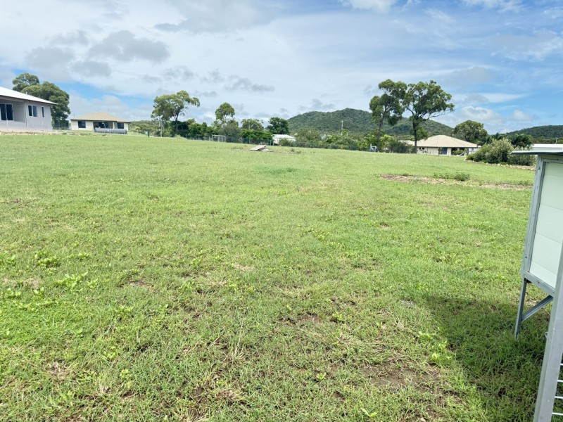 21 Lorikeet Cres, Bowen QLD 4805