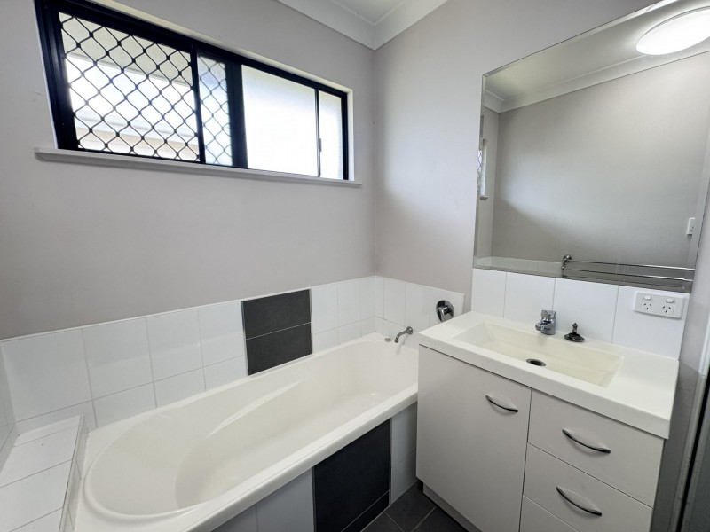 42 Scenic Crescent, Bowen QLD 4805