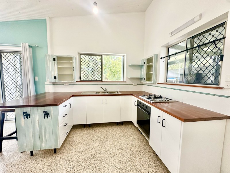 4 Wattle Crescent, Bowen QLD 4805