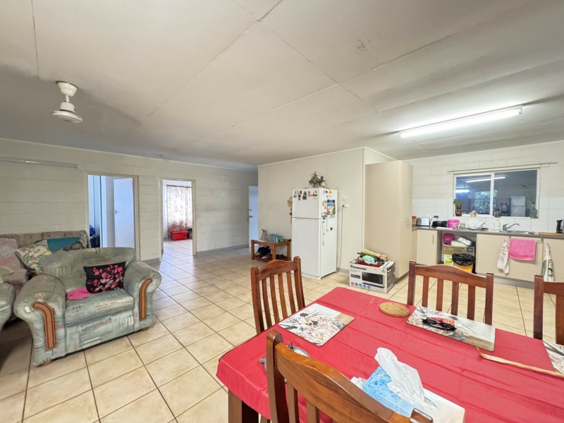 1 Bunting Street, Bowen QLD 4805