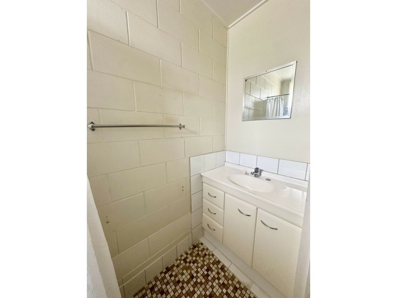 Unit 2/57 Livingstone Street, Bowen QLD 4805