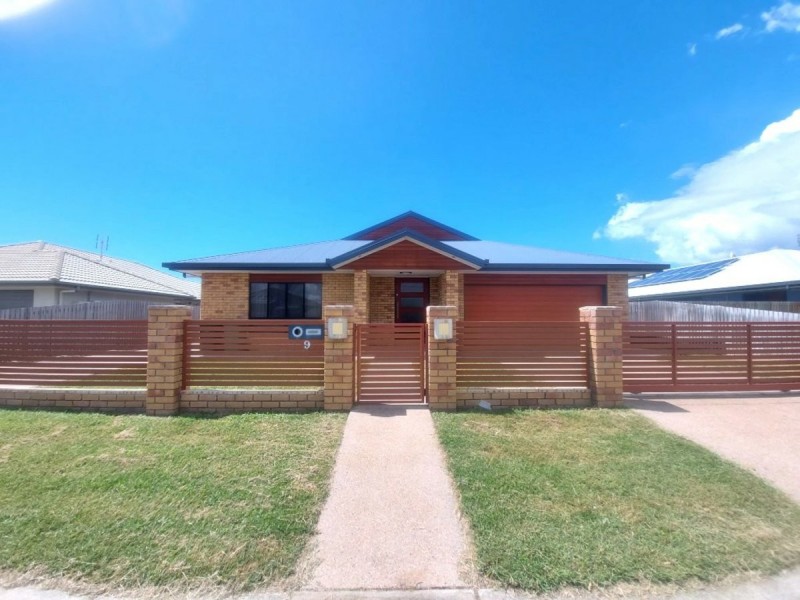 9 Banks Drive, Bowen QLD 4805