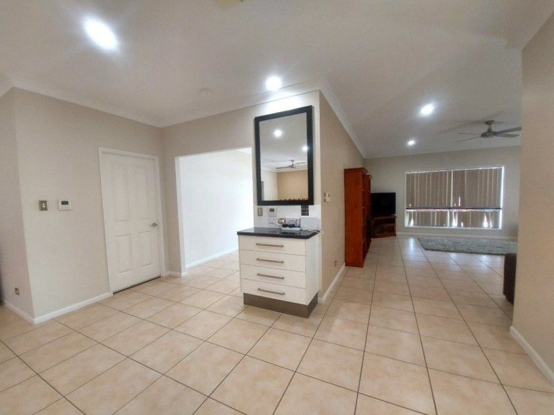 9 Banks Drive, Bowen QLD 4805