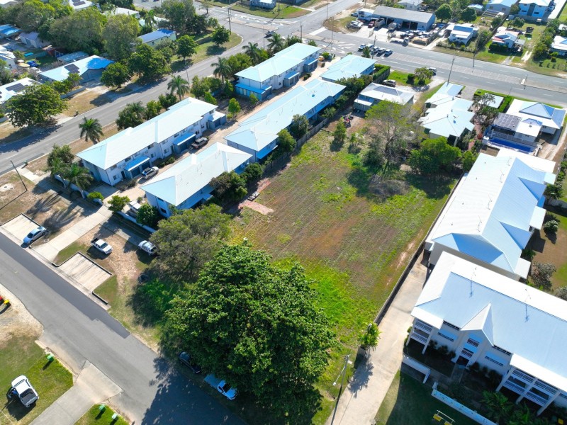 12 Williams Street, Bowen QLD 4805
