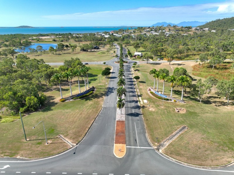 8 Grandview Terrace, Bowen QLD 4805