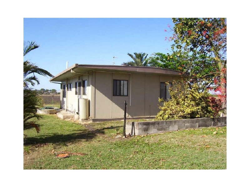Bruce Highway, back house, Bowen QLD 4805