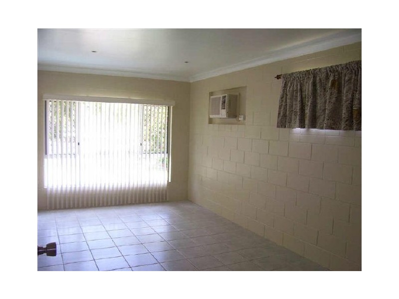 8 Oak Cresent, Bowen QLD 4805