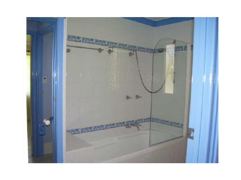 8 Oak Cresent, Bowen QLD 4805