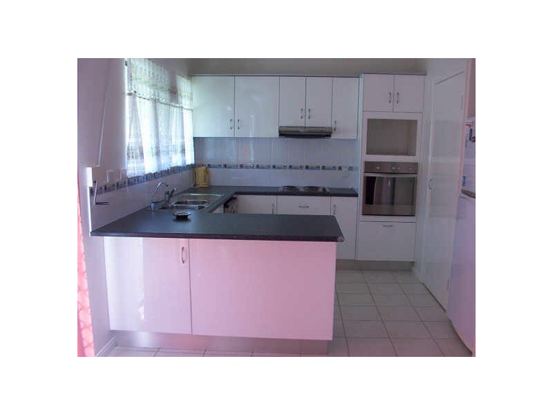 1/13 Queens Road, Bowen QLD 4805