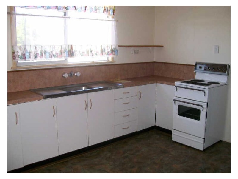 9 Field Street, Bowen QLD 4805