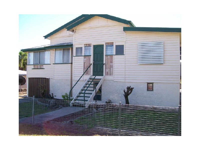 122 Herbert Street, Bowen QLD 4805