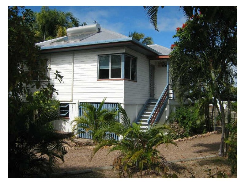 15 Russell Street, Bowen QLD 4805