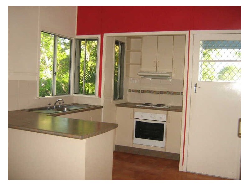 15 Russell Street, Bowen QLD 4805