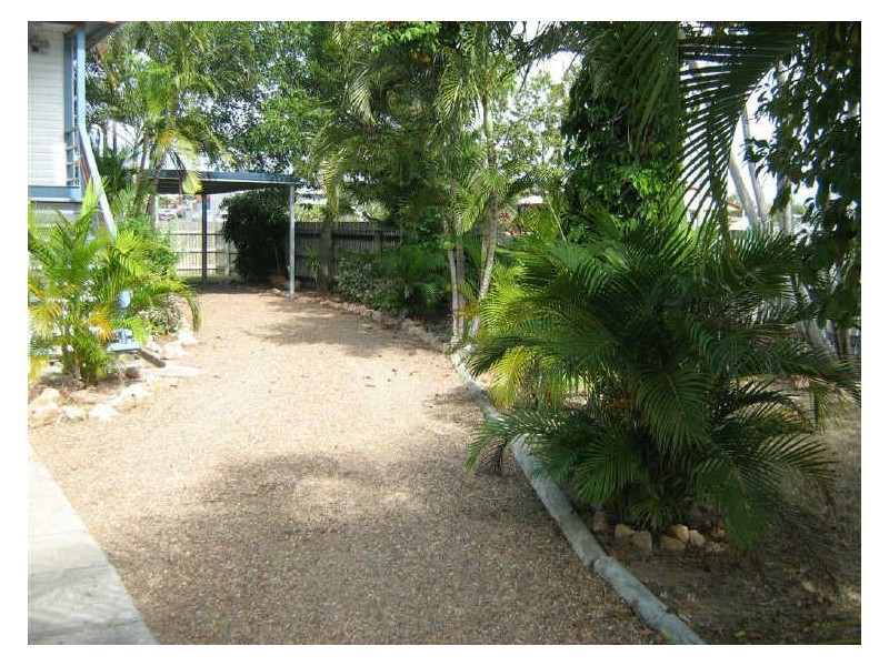 15 Russell Street, Bowen QLD 4805
