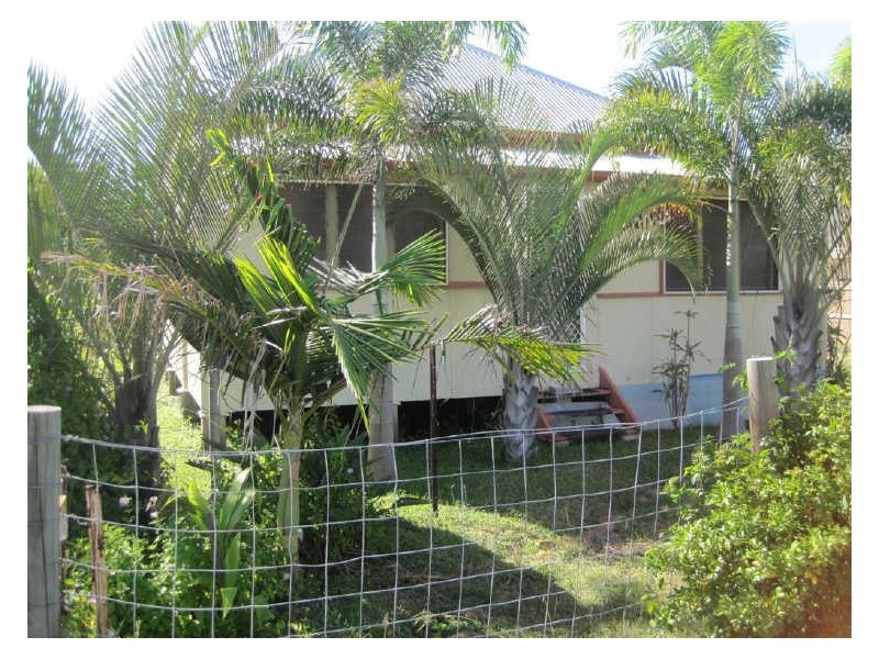 36 Poole Street, Bowen QLD 4805