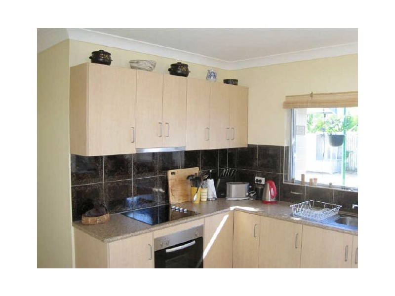 8 Rodney Street, Bowen QLD 4805