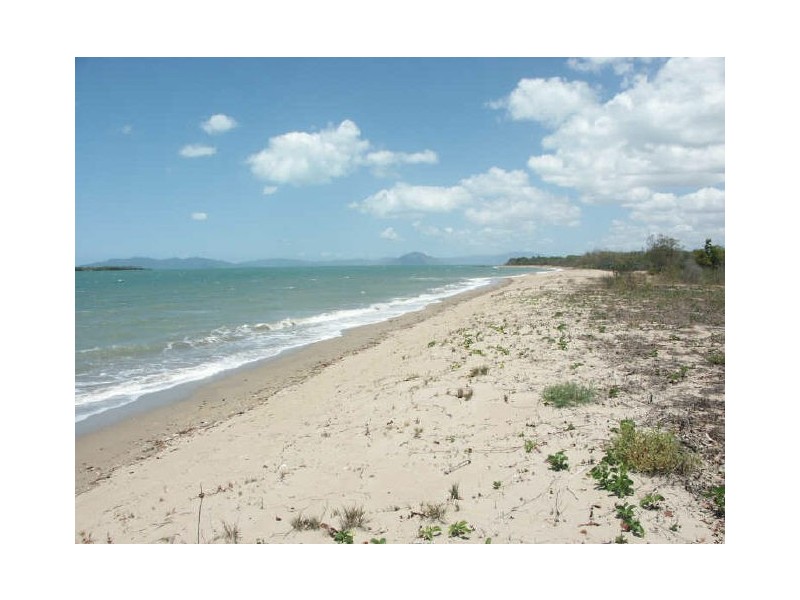51 Edwards Esplanade, Bowen QLD 4805