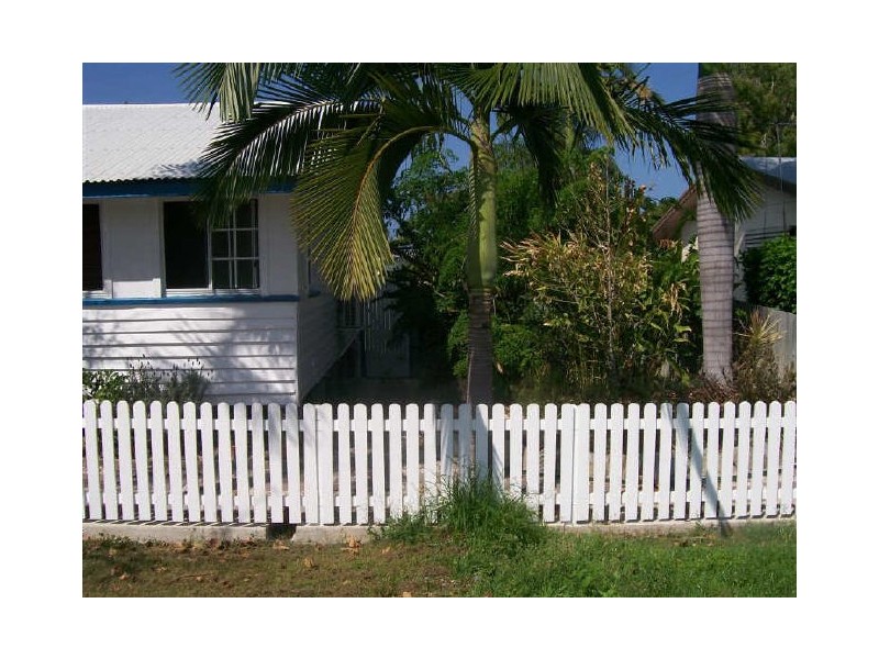 32 Field Street, Bowen QLD 4805