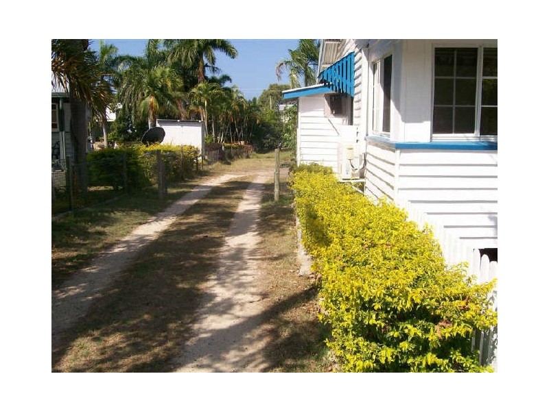 32 Field Street, Bowen QLD 4805