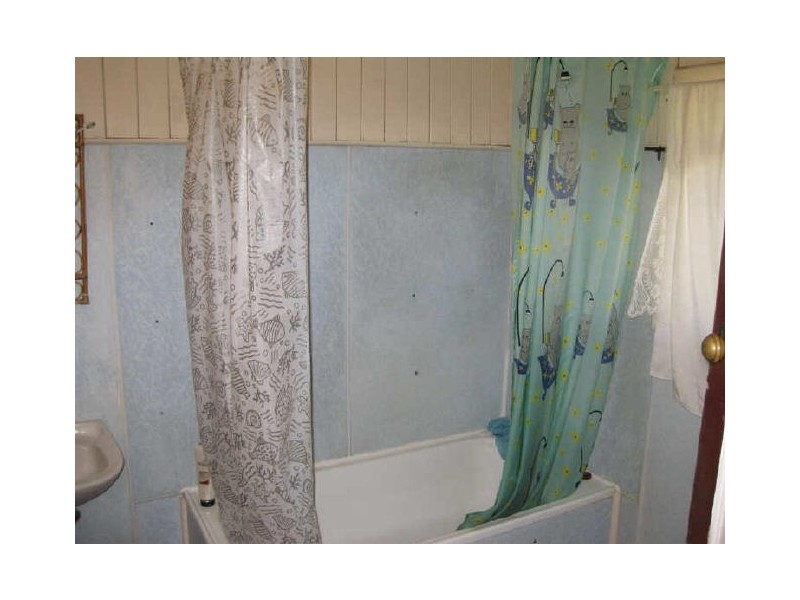 99 Powell Street, Bowen QLD 4805