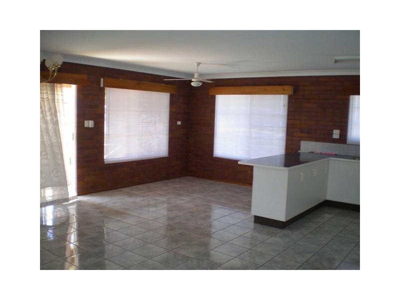 9 Thomas Street, Bowen QLD 4805