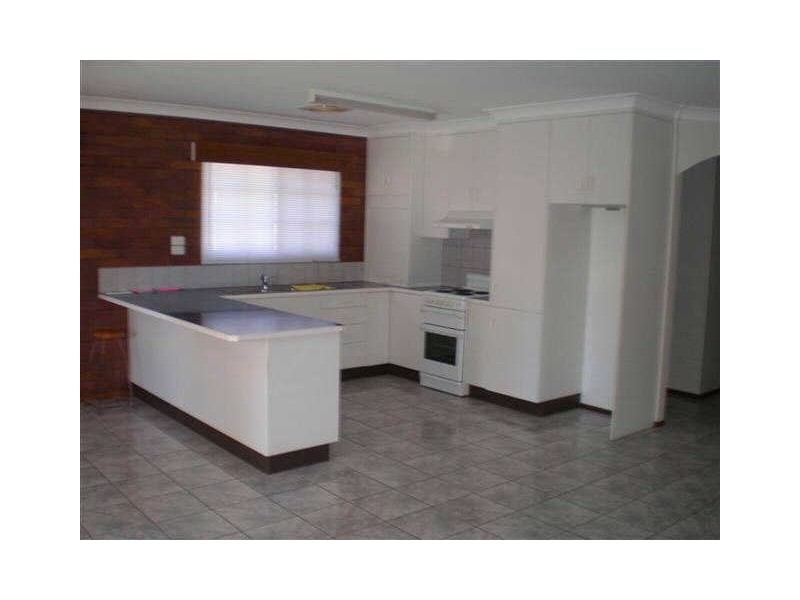 9 Thomas Street, Bowen QLD 4805