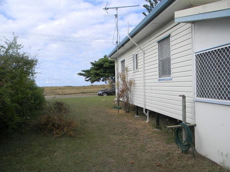 121 The Esplanade, Bowen QLD 4805