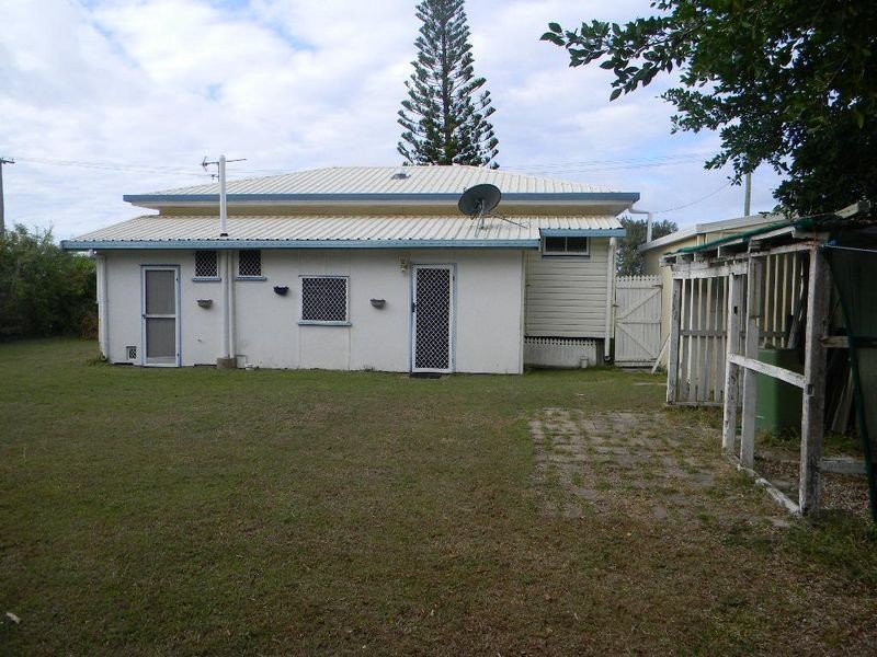 121 The Esplanade, Bowen QLD 4805