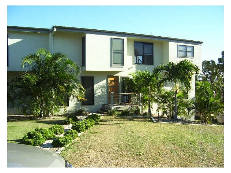 2/2 Lotus Lane, Bowen QLD 4805