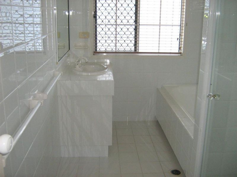 24 Horseshoe Bay Road, Bowen QLD 4805