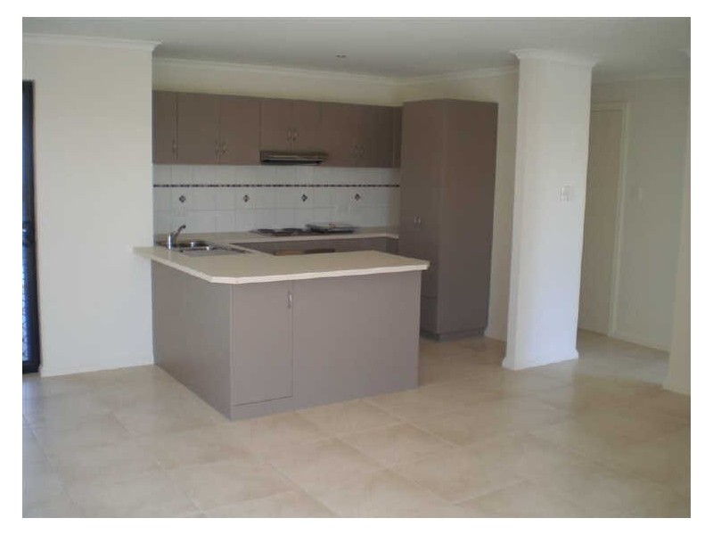 2/18 Hillview Place, Bowen QLD 4805