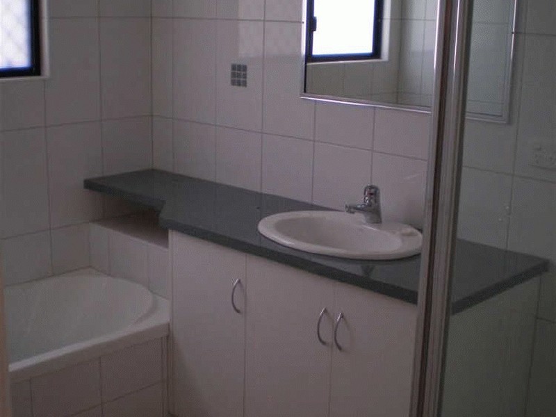 2/18 Hillview Place, Bowen QLD 4805