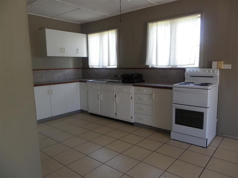 42 Creek Street, Bowen QLD 4805
