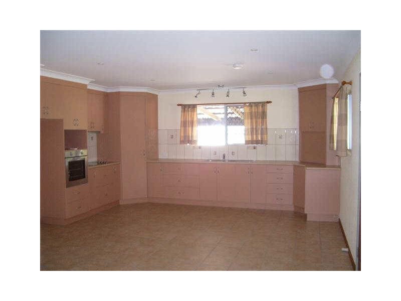 38 Field Street, Bowen QLD 4805