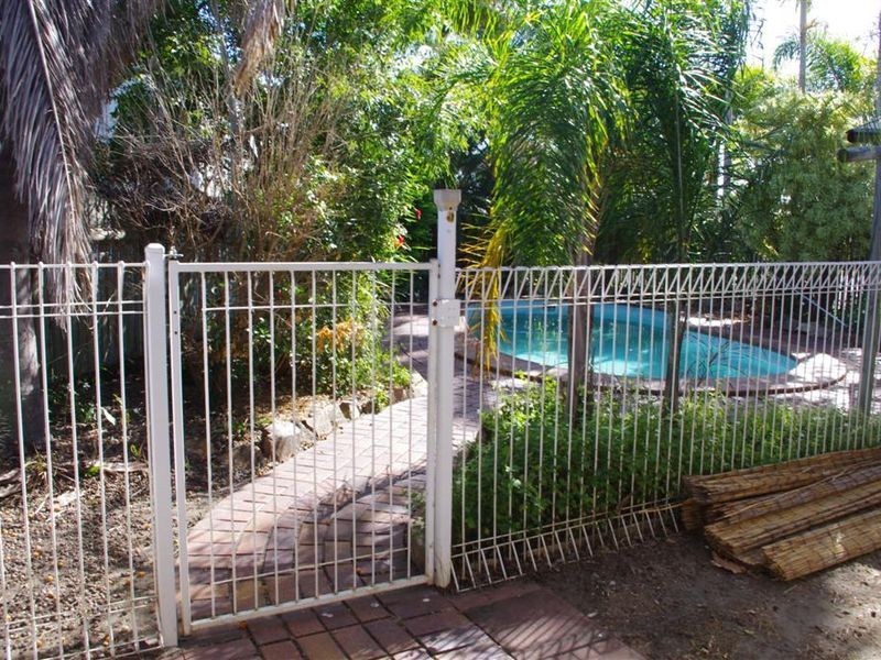 77 Tracey Street, Bowen QLD 4805