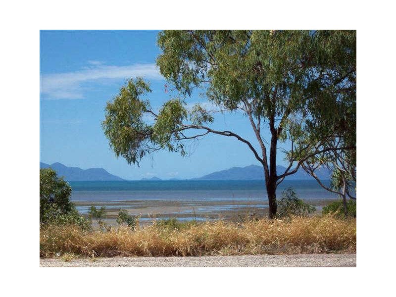 18289 Bruce Highway, Bowen QLD 4805