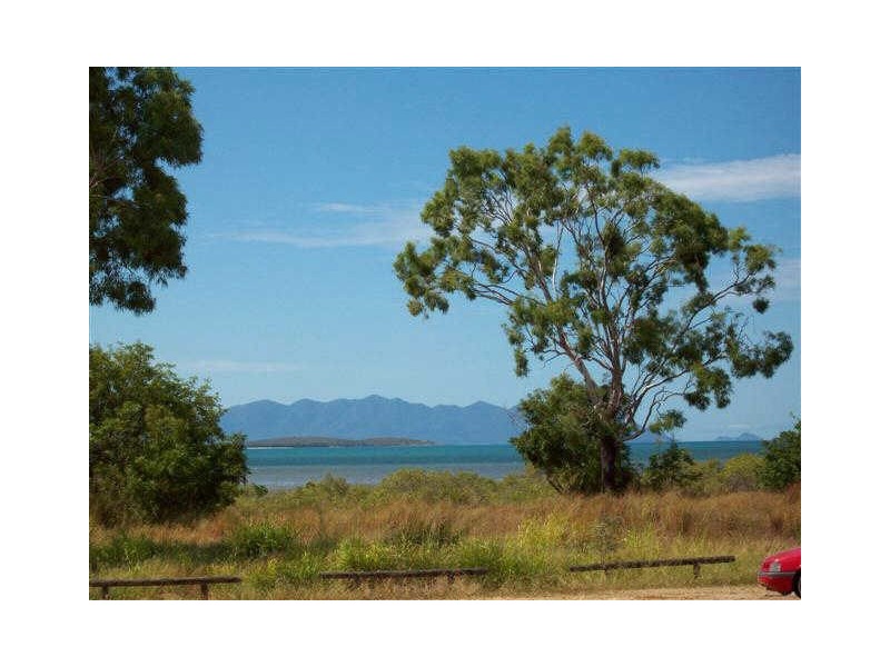 18289 Bruce Highway, Bowen QLD 4805