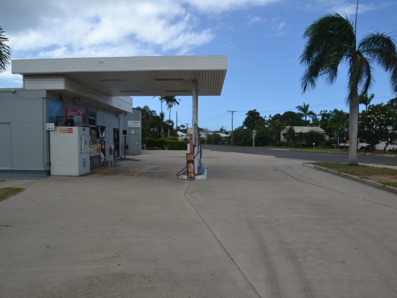 1 Tracey Street, Bowen QLD 4805