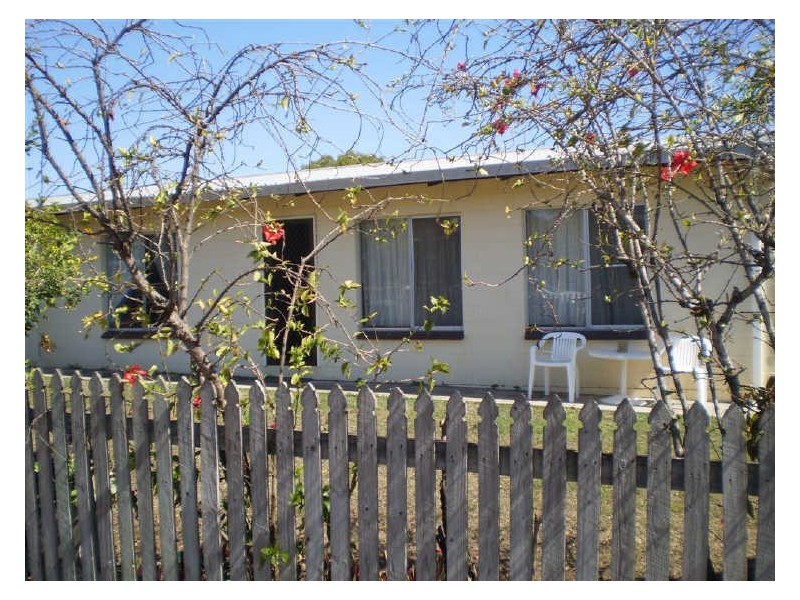 1/18 Poole Street, Bowen QLD 4805