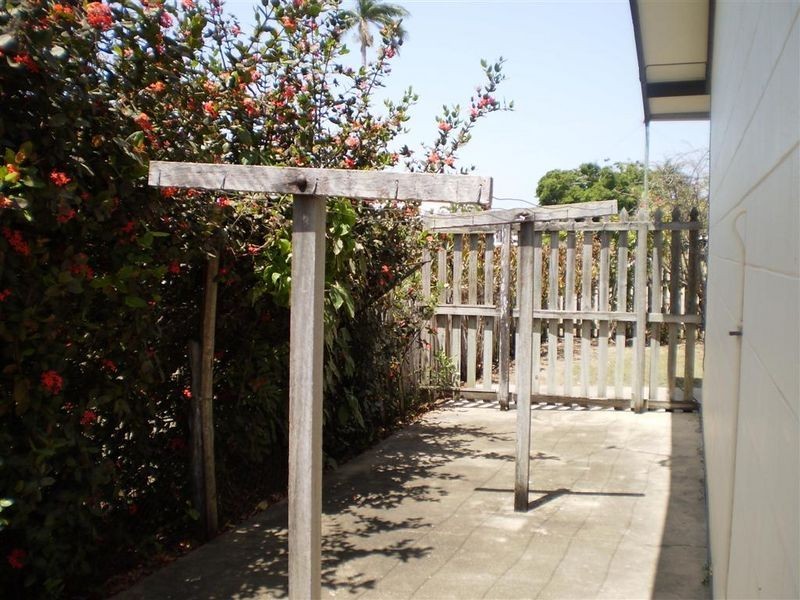 1/18 Poole Street, Bowen QLD 4805