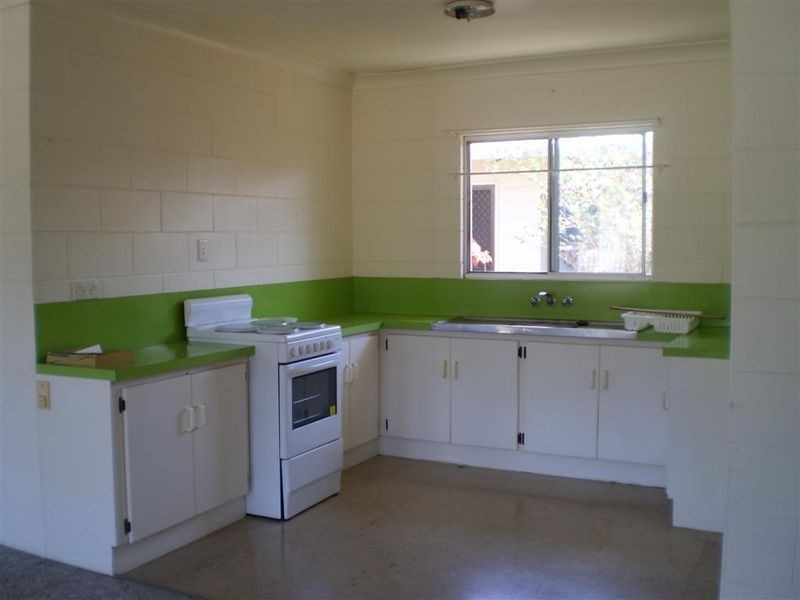 1/18 Poole Street, Bowen QLD 4805