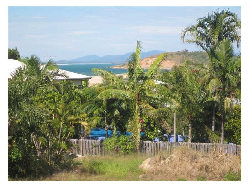 2 Avicennia Street, Bowen QLD 4805