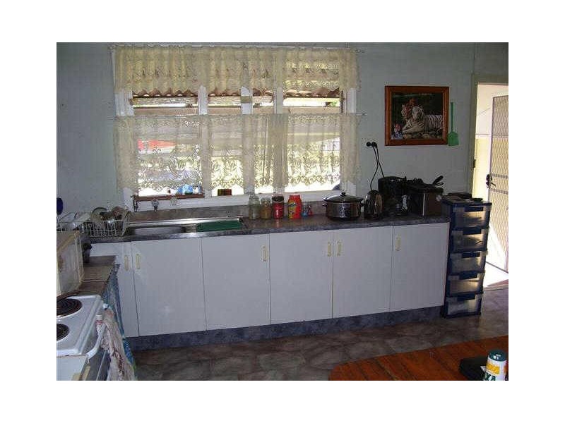6 Field Street, Bowen QLD 4805