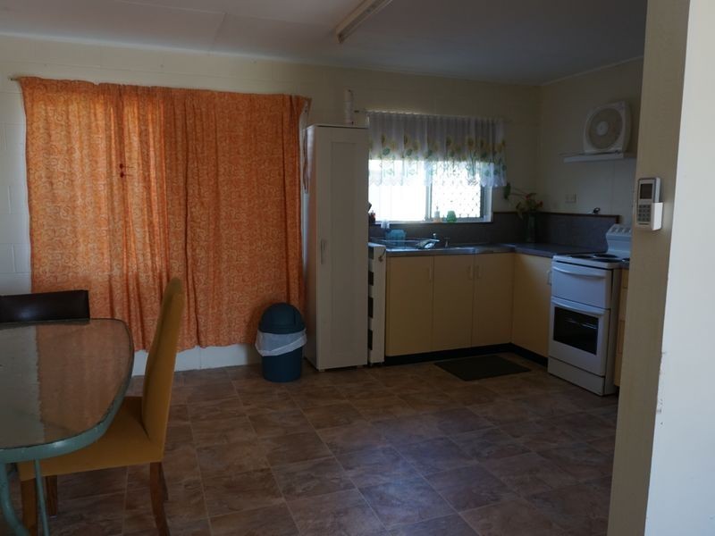 4/121 Herbert Street, Bowen QLD 4805